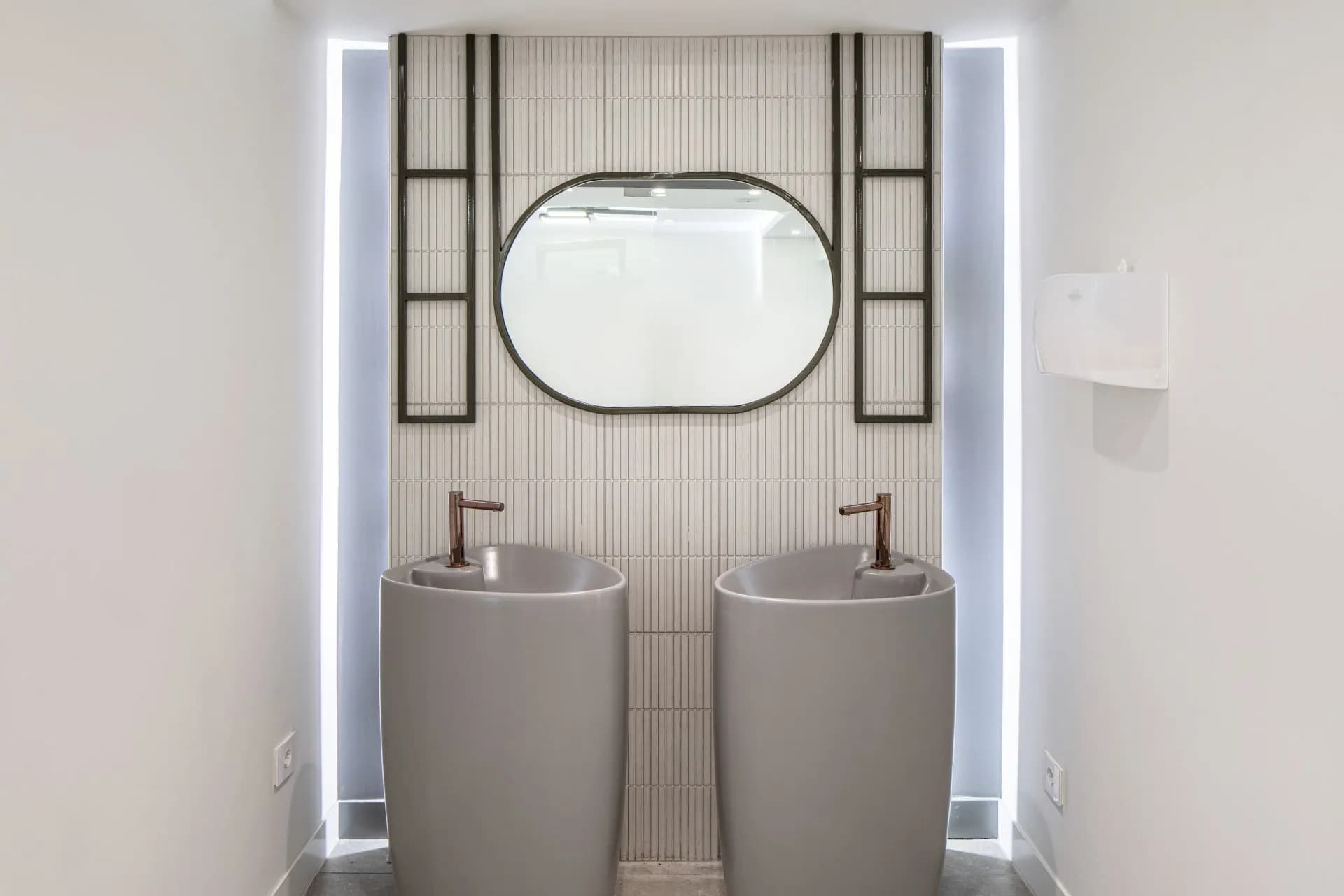 Dental Prime lavabo alanının mimari detayı